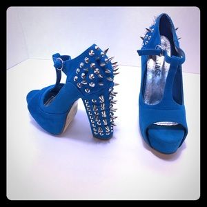 “Vintage” Studded Spiked Blue Velvet High Heels.